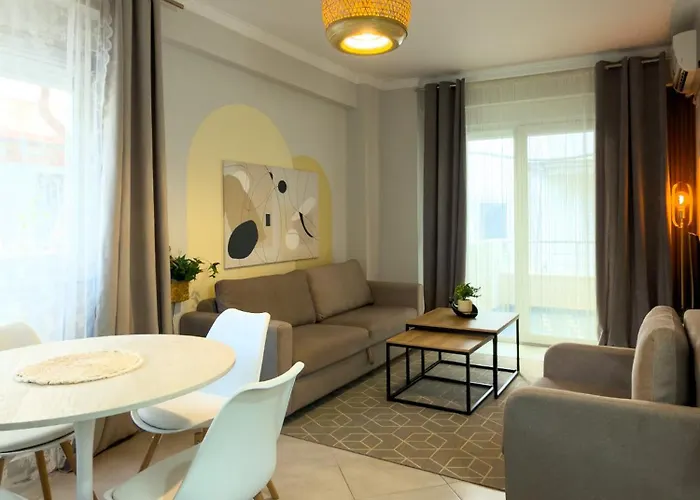 Amelia - Pet Friendly *